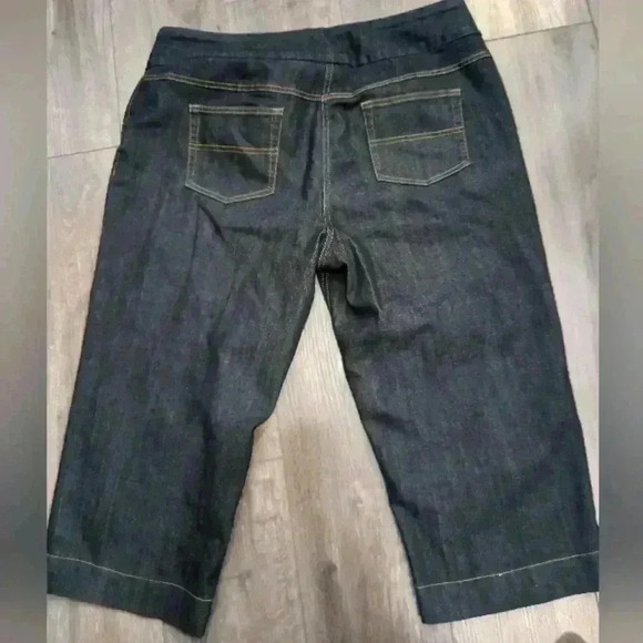 Carrol Reed jeans capris - Picture 2 of 6